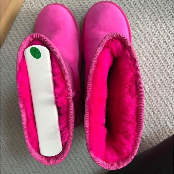 Pink Kids Classic II UGGS - Picture 3 of 6